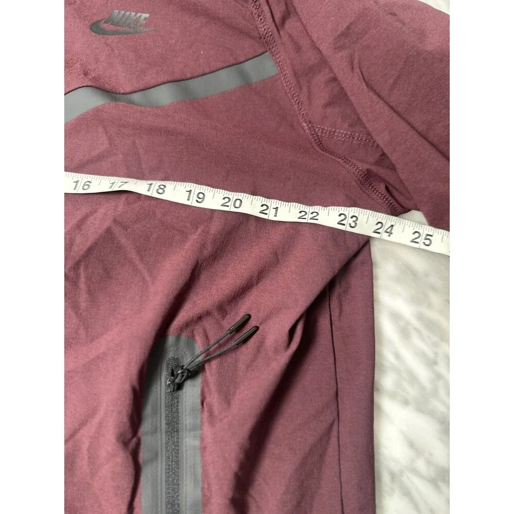 Nike Tech Woven Windbreaker Hooded Jacket Burgundy Mens Medium HM7151-652 NEW